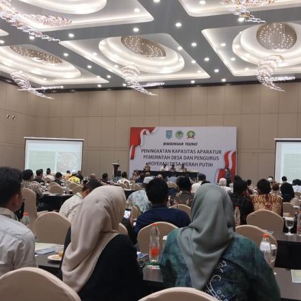 PENINGKATAN KAPASITAS APARATUR PEMERINTAH DESA DAN PENGURUS KOPRASI DESA MERAH PUTIH